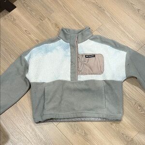 Columbia Women's Crewneck Sherpa Pullover - Light Gray, Off-White, Taupe Pocket